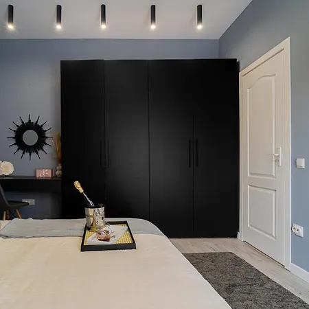 Stylish Designer 2br By Dambovitei *